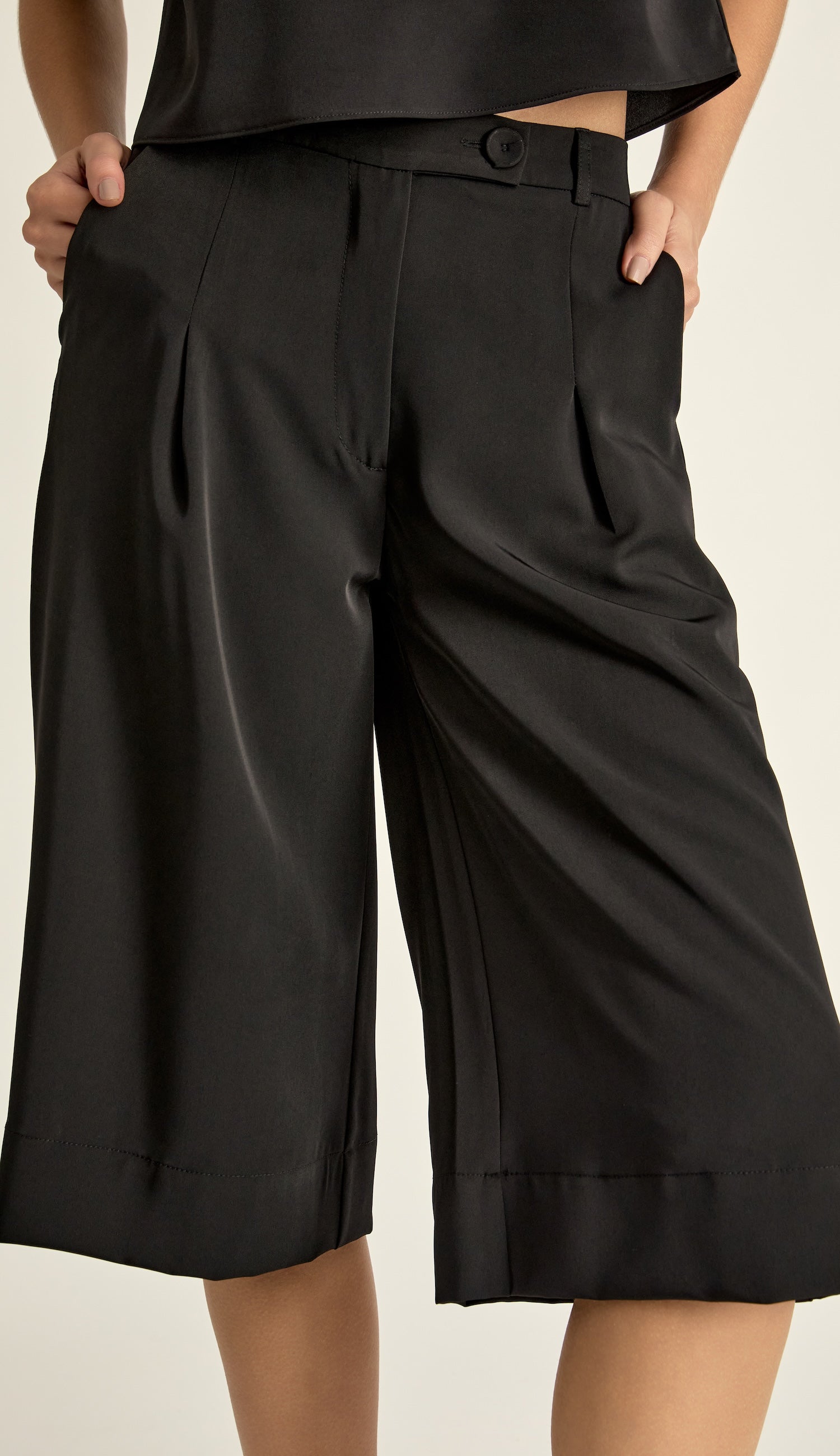 Bermuda Claudia Preto