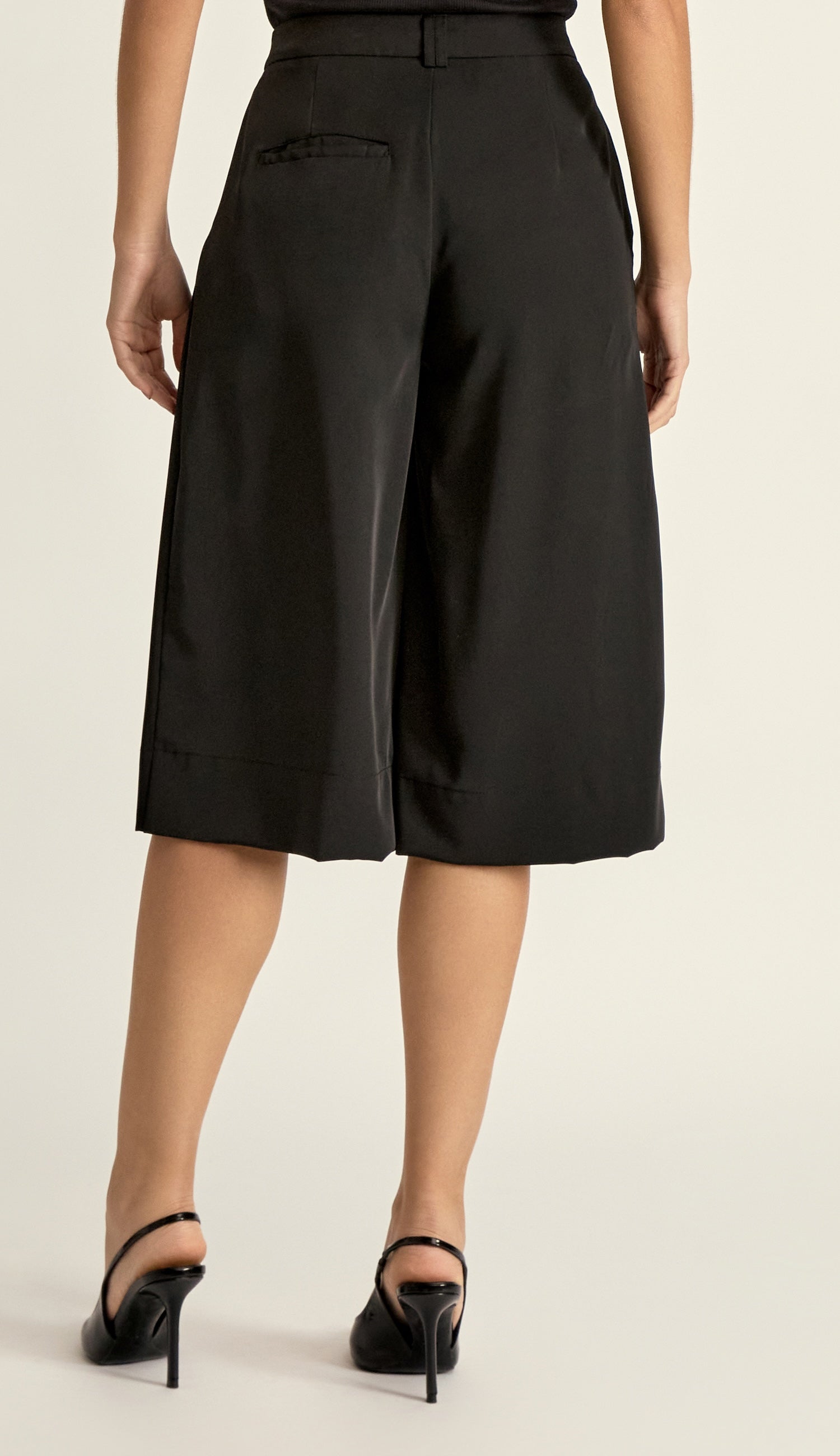 Bermuda Claudia Preto