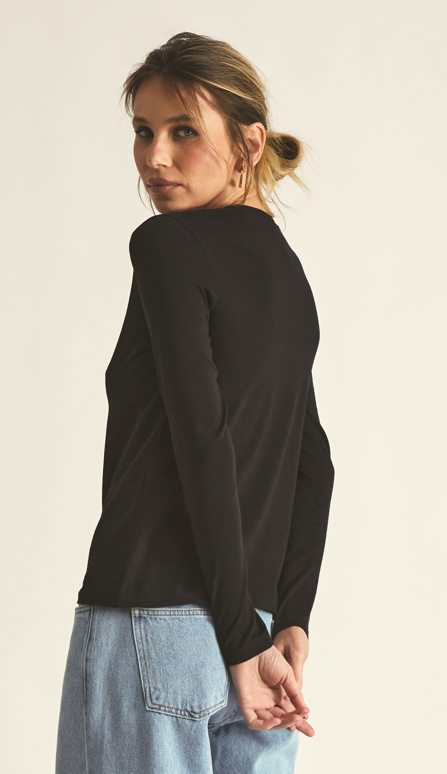 Blusa Gaya Preto