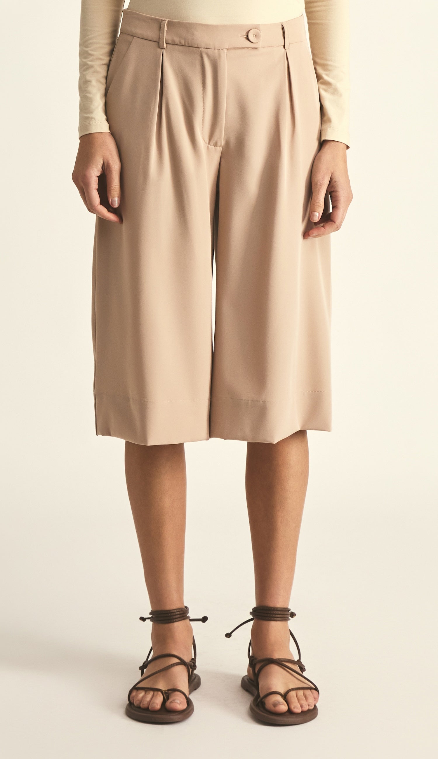 Bermuda Claudia Caqui